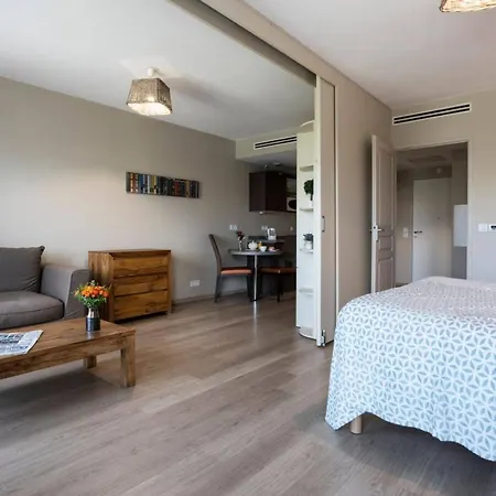 Bleu Castillet فندق